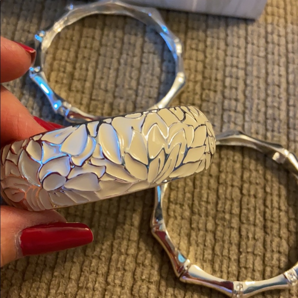 Tommy Bahama Set of 3 Bangles in Mint Condition